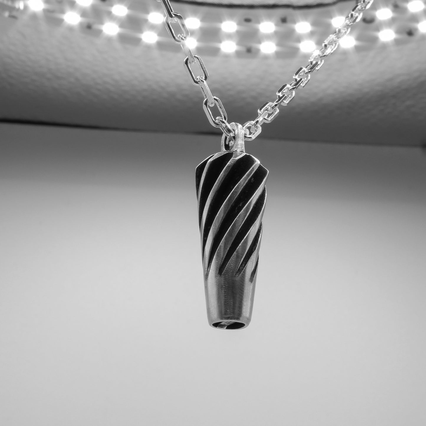 [TWO TONE] TAPERED GEAR PENDANT